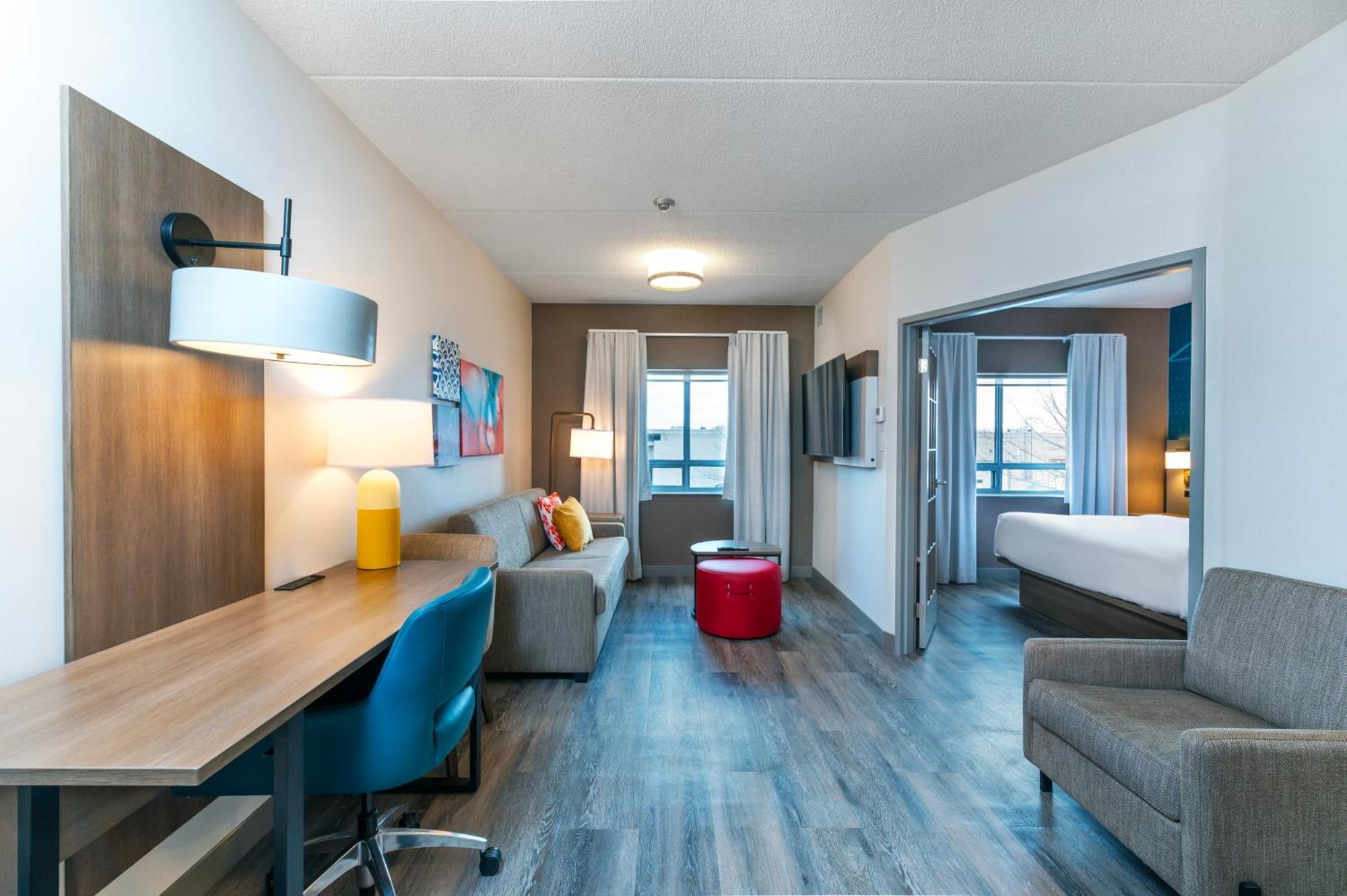 Comfort Suites London Exterior photo